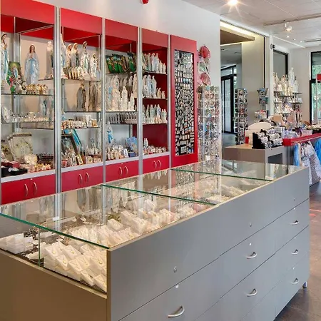 ホテル Le Mediterranee