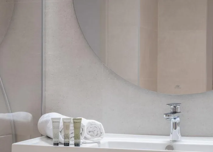 Le Mediterranee 4* ルルド