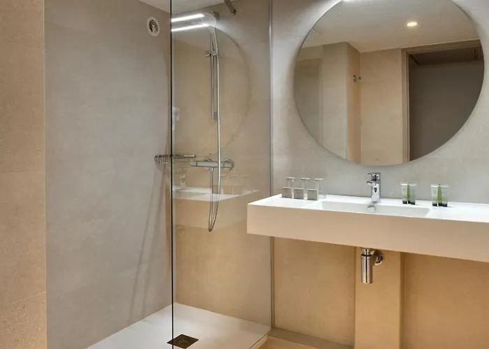 Отель Le Mediterranee Лурд